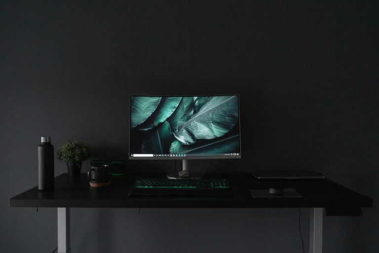 Why Gaming Desks Are Essential for Every Gamer